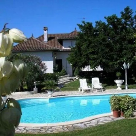 D'hotes Bleue 3*
