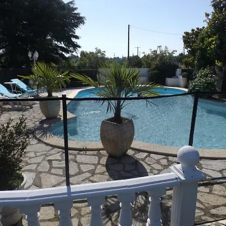 D'hotes Bleue Bed & Breakfast 3*